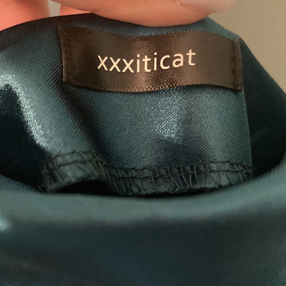 XXXITICAT green satin strap dress - Picture 4 of 10